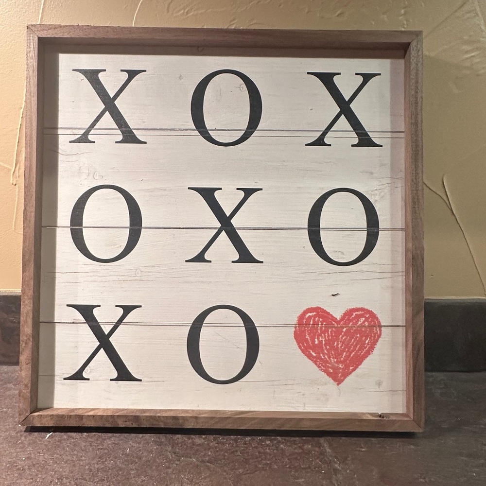 XOXO Whitewash Farmhouse Wall Decor 8 x 8